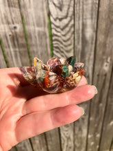 Load image into Gallery viewer, Orgonite Lotus Flowers