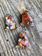 Load image into Gallery viewer, Orgonite Kitty Cat Tags